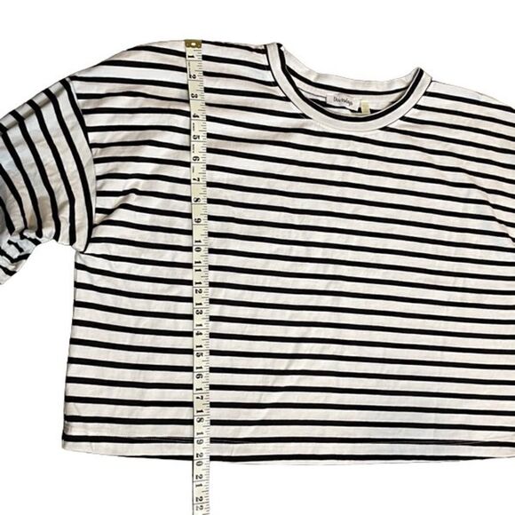 THURSDAYS OVERSIZED BLACK and White Crop Top Size Large - Picture 5 of 6